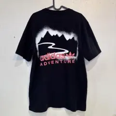 アディダスオリジナル　デザイン　Tシャツ