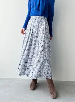 LOUNIE ルーニィ 抽象柄プリントタックスカート 38 品のサムネイル