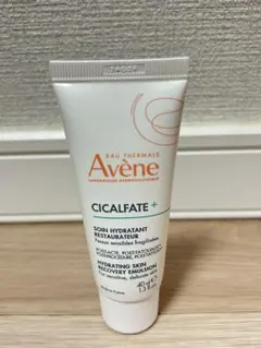 アベンヌ　シカルファットプラスリペアミルク　保湿クリーム　敏感肌用