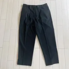 ユニクロ C タックワイドテーパードパンツ　ブラックのサムネイル