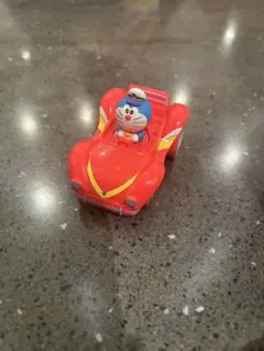 ドラえもん 赤いスポーツカー ミニカー
