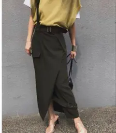 美品 Ameri ONE SUSPENDER MILITARY SKIRT Mのサムネイル