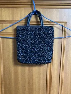 フリルデザイン 黒 ハンドバッグ