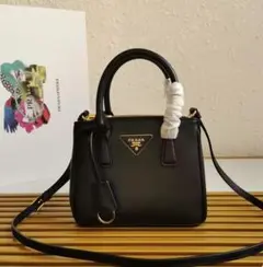 PRADA ブラック ハンドバッグ