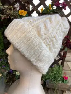 ホワイト ケーブル編み ニット帽