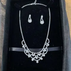 結婚式　ブライダル　ネックレスとピアスセット