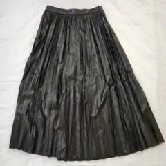 【美品】GUジーユーLブラックフェイクレザーロングプリーツスカート合皮秋冬