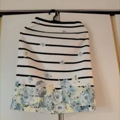 ボーダー 花柄 フレアスカートのサムネイル