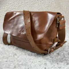 【良品】H 1203 MANO FECE ショルダーバッグ　1枚革　ブラウン