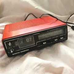 〇Kc左1032 昭和レトロ セイコー ラジオ付 パタパタ時計 イエロー