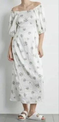 styling/★フラワープリントオフショルダーワンピース　キナリのサムネイル