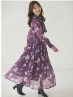 新品　２ＷＡＹボウタイリボン付きフラワープリントシャーリングプリーツワンピース