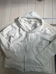 ミナペルホネン　パーカー