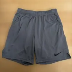 NIKE トレーニングショートパンツ サイズM グレーのサムネイル