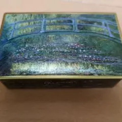 2025年 ゴンチャロフ ガルニエ クロード・モネ 睡蓮の池 缶のサムネイル