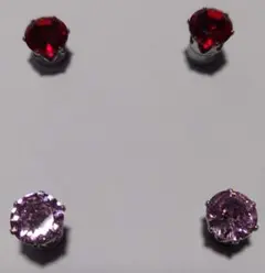 赤とピンクのラウンドカットスタッドマグネットピアス 2ペア