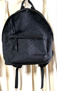 ZARA（ザラ）　リュック　型押し　幾何学模様　チェック　ブラック　軽量
