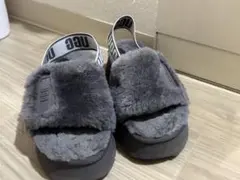 4/19削除予定 UGG グレー ファー サンダル