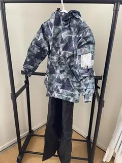 子供用　スノーボードウェア 上下セット