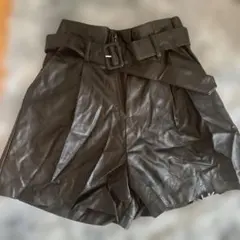 レザー ブラック ショートパンツ Fサイズ