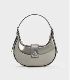 CHARLES & KEITH トライアングルバックル ベルトショルダーバッグ