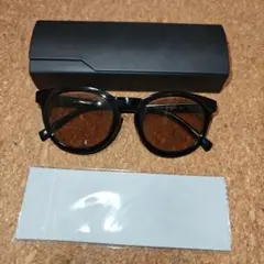 GU サングラス ブラックカラーのサムネイル