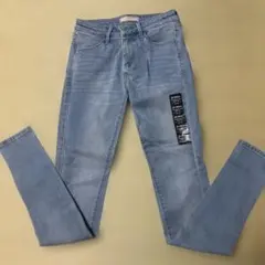 最終値下げ　新品未使用　ウルトラストレッチスキニーデニム 23