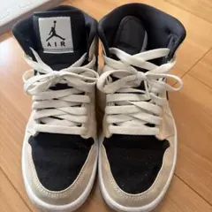 人気商品‼️ナイキ ウィメンズ エア ジョーダン 1 ミッド 