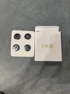 Dior バッチ　4個セット　新品未使用