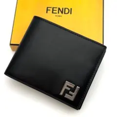 現行 極美品✨フェンディ FFスクエア 二つ折り財布 小銭入れのサムネイル