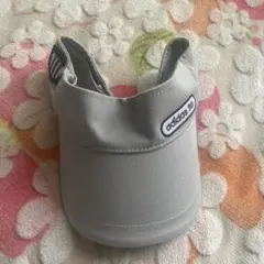 adidas グレー サンバイザー