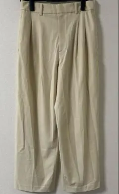 ユニクロ　タックワイドパンツ（ツータック・丈標準69～71cm）