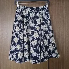 PAGEBOY 花柄 フレアスカート ひざ丈 ネイビーのサムネイル