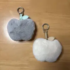 ファーのリンゴ型キーホルダー 2色セット