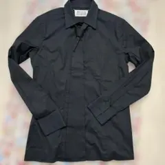 Maison Martin Margielaのネクタイ付きブラック長袖シャツのサムネイル