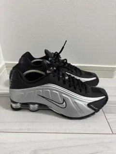最安値！NIKE SHOX R4 ナイキ ショックス R4 シルバー