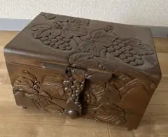 値下げ中 オルゴール 木製小物入れ バラの彫刻 君をのせて - メルカリ