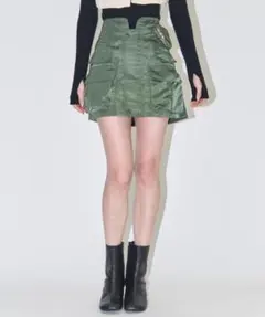 一回着用　TOGA ナイロンツイルミニスカート36 カーキのサムネイル
