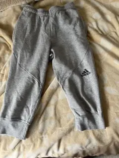 adidas グレー ジョガーパンツ7分丈