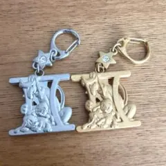 昭和レトロ　プルート　キャラクターキーホルダー シルバー ゴールド　ディズニー
