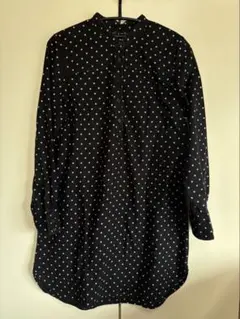 UNIQLO 黒地に白の水玉模様チュニックシャツ　Mサイズ