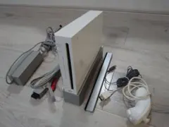 ニンテンドーWii本体　(リモコン無し)＋おまけゲーム