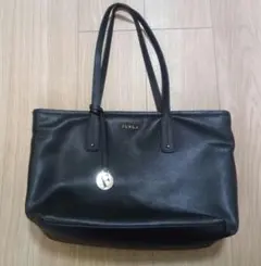 FURLA　フルラ　トートバッグ　黒