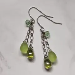 No.501 チェコドロップビーズの揺れるピアス ハンドメイド