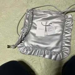 CACHELLIE シルバー フリルショルダーバッグのサムネイル