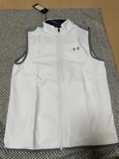 新品未使用　アンダーアーマー 撥水 ウィンドストライクベスト Sサイズ