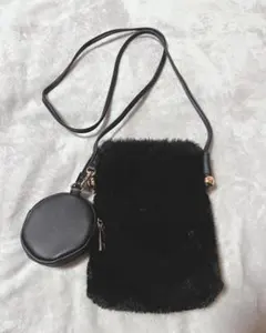 ⭐︎美品⭐︎スマホショルダー　コインケース付き ファー／ブラック