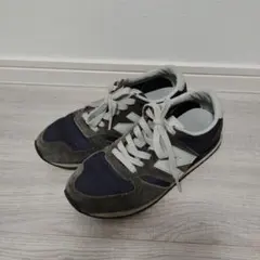 コラボ スニーカー