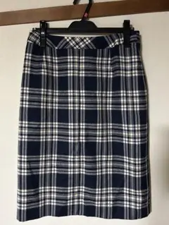 Yorkland ネイビーとホワイトのチェックスカート
