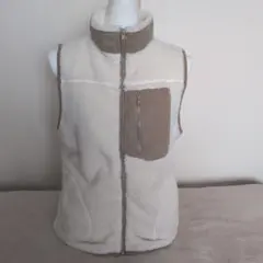 フリースベスト クリーム色 ジッパーポケット付き